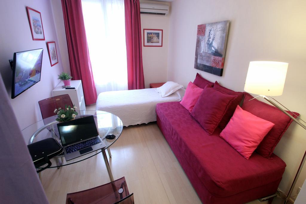 Stopbarcelona Universidad Apartment *